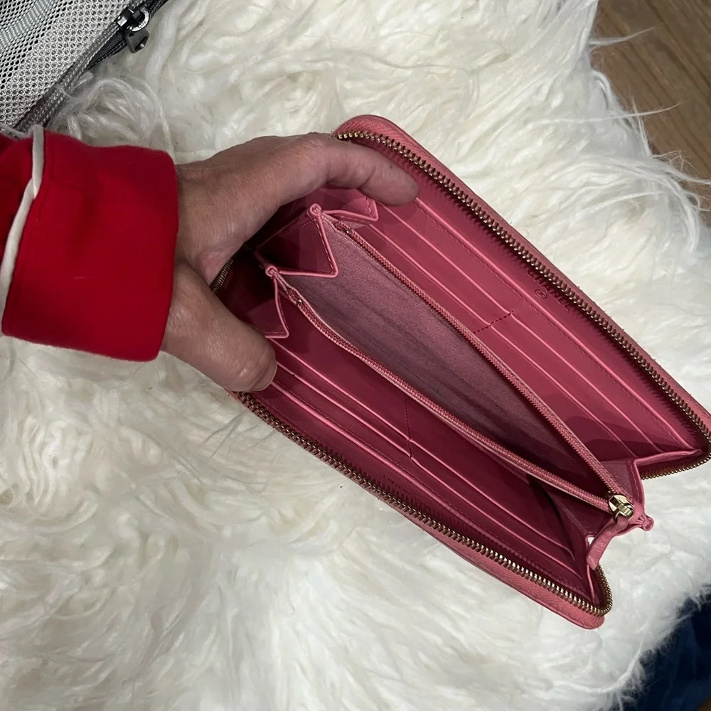 Coveted C 19 Pink Quilted Wallet - Picture 7 of 8